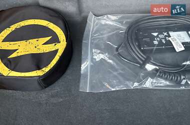 Хетчбек Opel Ampera-e 2020 в 