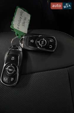 Хетчбек Opel Ampera-e 2020 в 