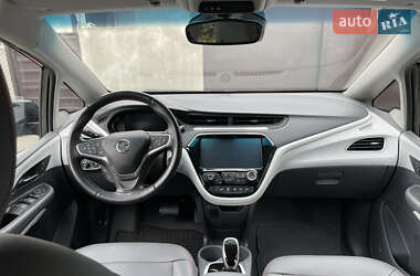 Хэтчбек Opel Ampera-e 2020 в 