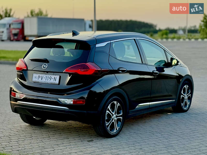 Хэтчбек Opel Ampera-e 2017 в Радивилове