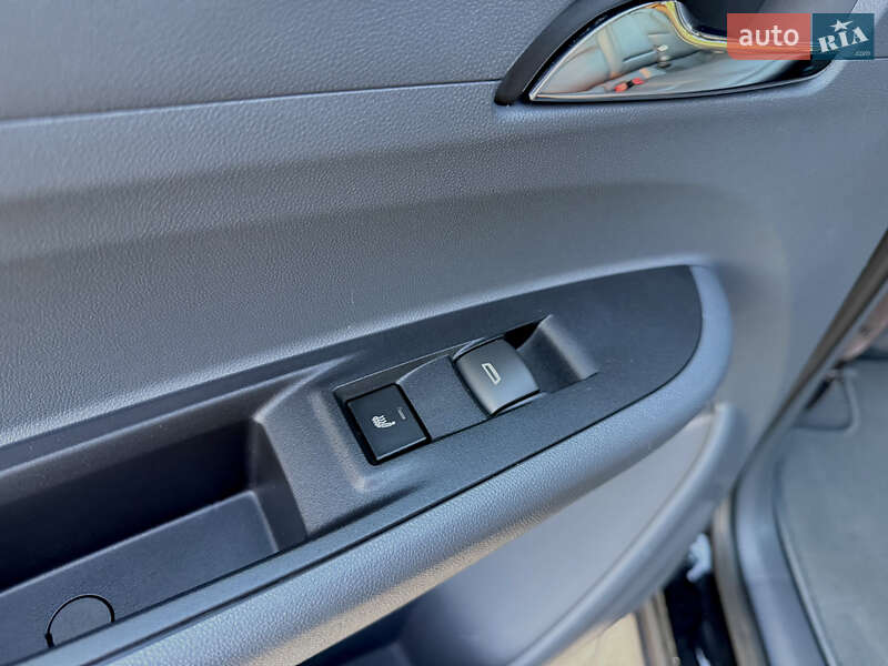 Хэтчбек Opel Ampera-e 2017 в Радивилове