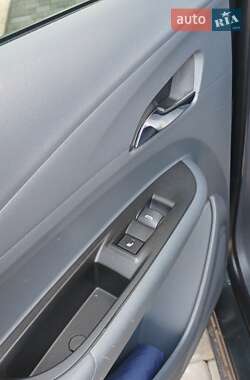 Хэтчбек Opel Ampera-e 2019 в 