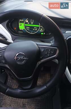 Хэтчбек Opel Ampera-e 2019 в 