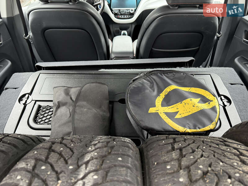 Хэтчбек Opel Ampera-e 2017 в Львове