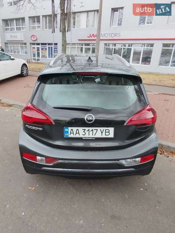 Хэтчбек Opel Ampera-e 2019 в 
