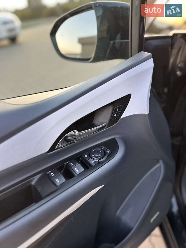 Хэтчбек Opel Ampera-e 2017 в Ковеле