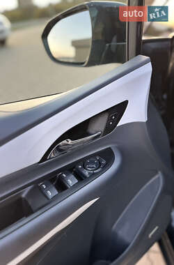 Хэтчбек Opel Ampera-e 2017 в 