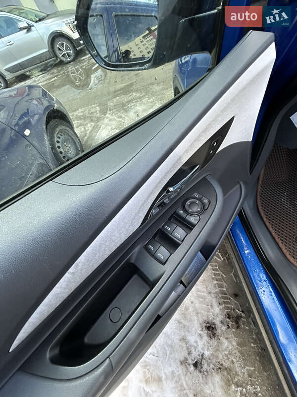 Хэтчбек Opel Ampera-e 2017 в Новояворовске фото 13 Хэтчбек Opel Ampera-e 2017 в Новояворовске