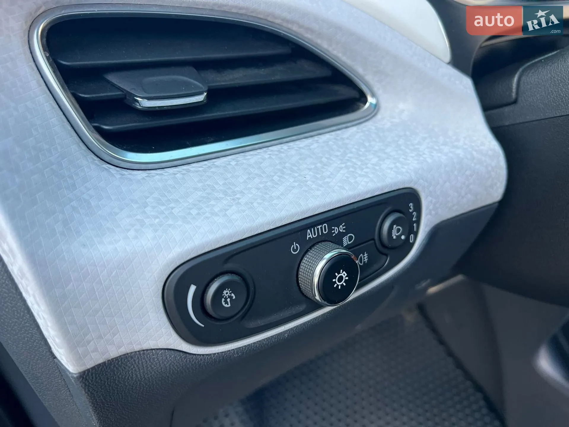 2017 Opel Ampera - мініатюра 28