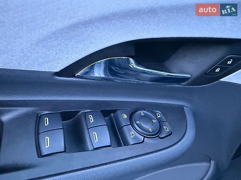 Хэтчбек Opel Ampera-e 2017 в Ровно