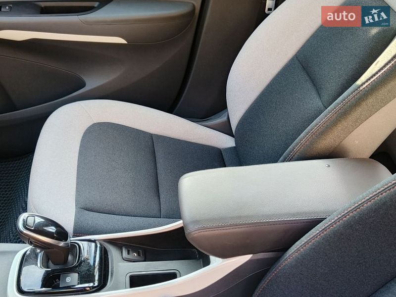 Хэтчбек Opel Ampera-e 2019 в Ровно