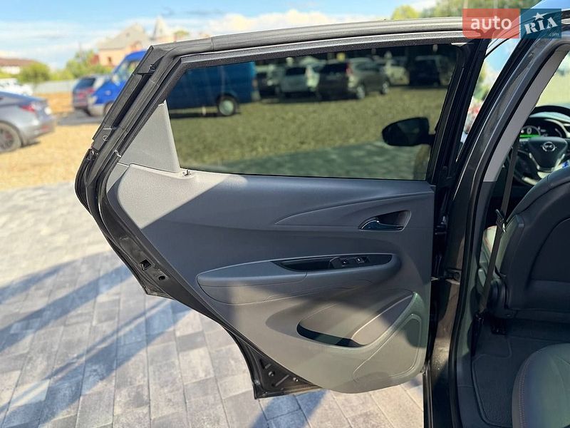 Хэтчбек Opel Ampera-e 2018 в Коломые фото 21 Хэтчбек Opel Ampera-e 2018 в Коломые