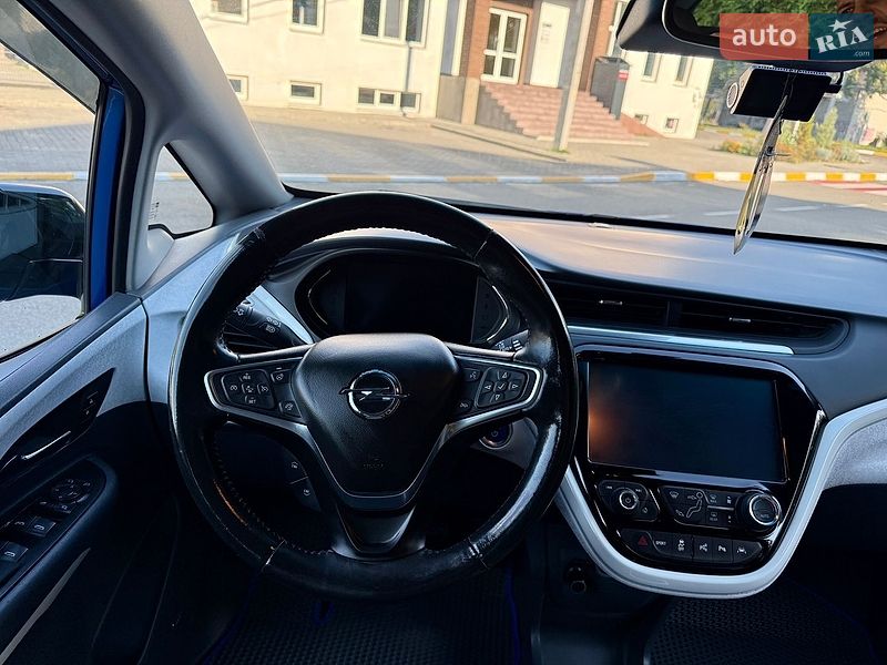 Хэтчбек Opel Ampera-e 2018 в Киеве