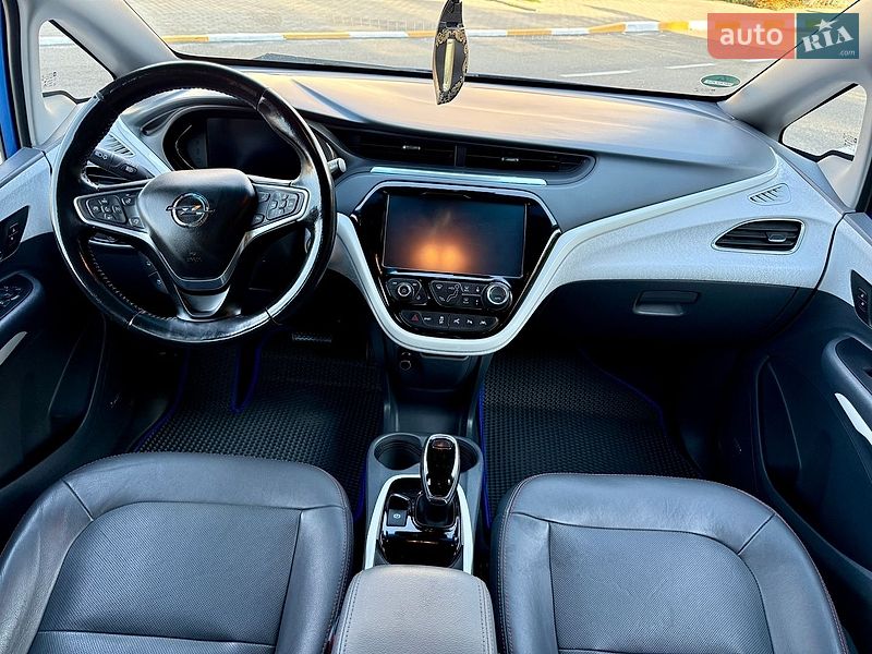Хэтчбек Opel Ampera-e 2018 в Киеве