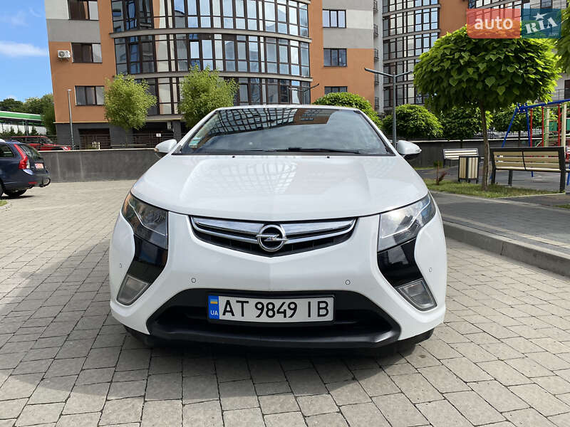 Хэтчбек Opel Ampera 2012 в Ивано-Франковске