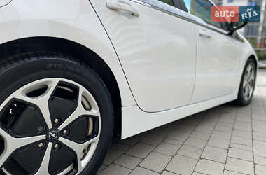 Хэтчбек Opel Ampera 2012 в 