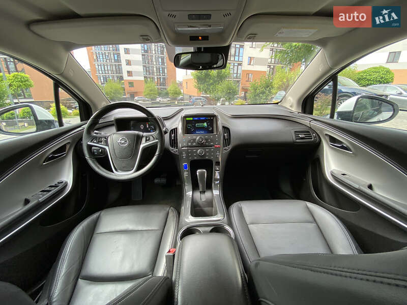 Хэтчбек Opel Ampera 2012 в Ивано-Франковске
