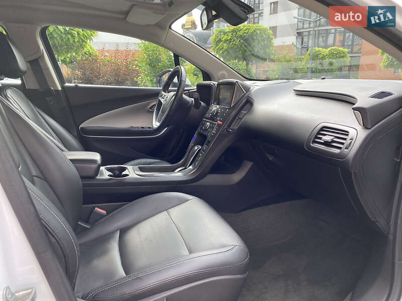 Хэтчбек Opel Ampera 2012 в Ивано-Франковске