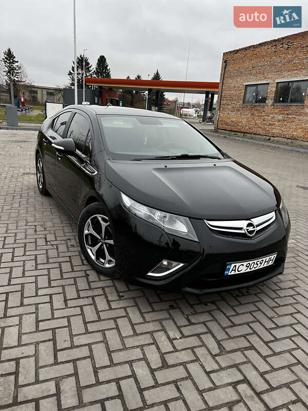 Opel Ampera 2012