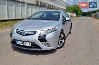 Хэтчбек Opel Ampera 2011 в 