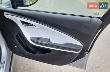 Хэтчбек Opel Ampera 2011 в 