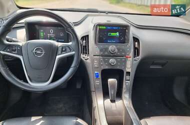 Хэтчбек Opel Ampera 2011 в 