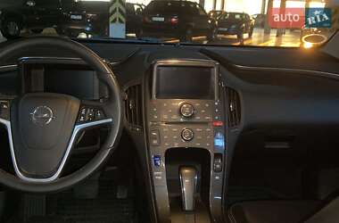 Хетчбек Opel Ampera 2011 в 