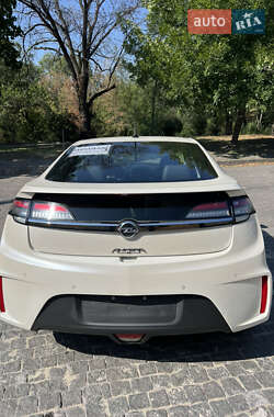 Хэтчбек Opel Ampera 2013 в 