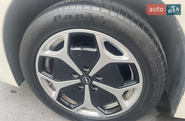 Хэтчбек Opel Ampera 2012 в 