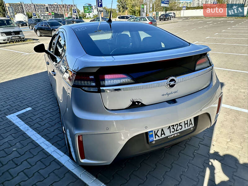 Хэтчбек Opel Ampera 2012 в Киеве фото 5 Хэтчбек Opel Ampera 2012 в Киеве