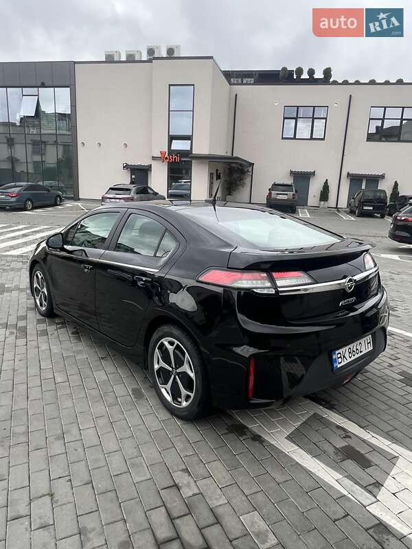 Хэтчбек Opel Ampera 2012 в Ровно