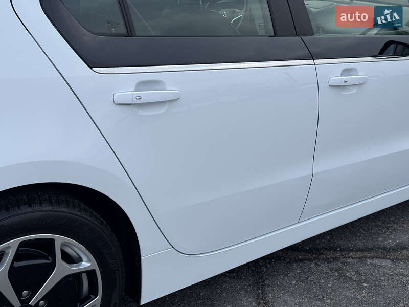 Хэтчбек Opel Ampera 2012 в Белой Церкви