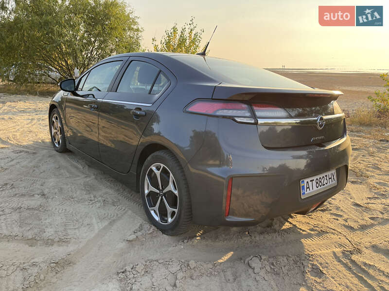 Хэтчбек Opel Ampera 2012 в Киеве