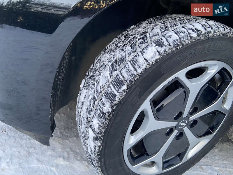 Хэтчбек Opel Ampera 2011 в Яворове