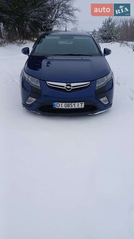 Хэтчбек Opel Ampera 2013 в Львове