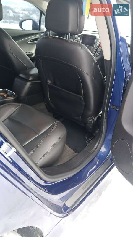 Хэтчбек Opel Ampera 2013 в Львове