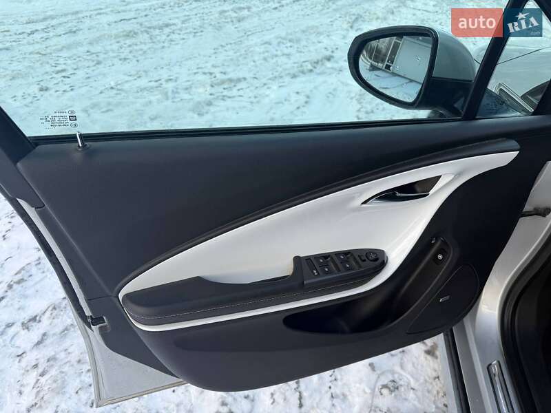 Хэтчбек Opel Ampera 2011 в Черкассах