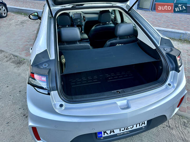 Хэтчбек Opel Ampera 2012 в Киеве фото 29 Хэтчбек Opel Ampera 2012 в Киеве