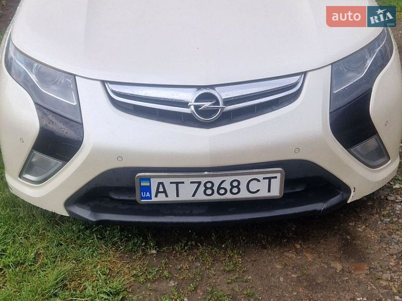 Хэтчбек Opel Ampera 2012 в Ивано-Франковске