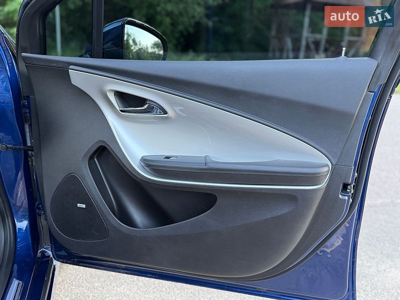 Хэтчбек Opel Ampera 2011 в Киеве