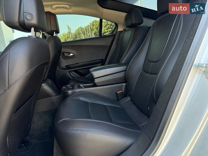 Хэтчбек Opel Ampera 2013 в Львове
