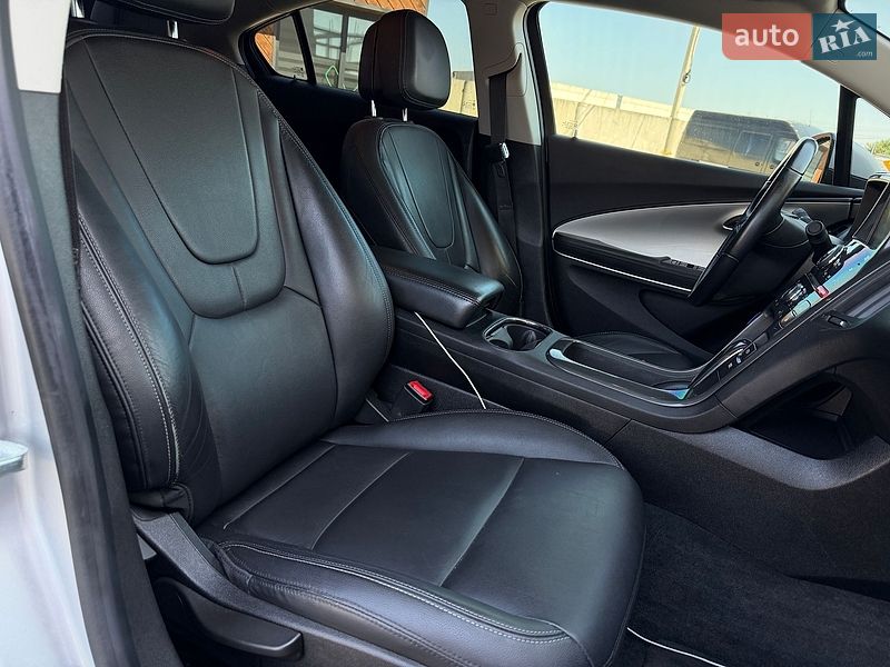 Хэтчбек Opel Ampera 2013 в Львове