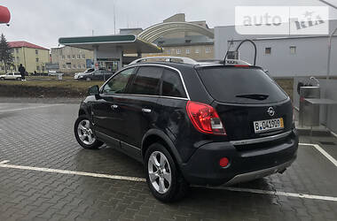 Позашляховик / Кросовер Opel Antara 2012 в 