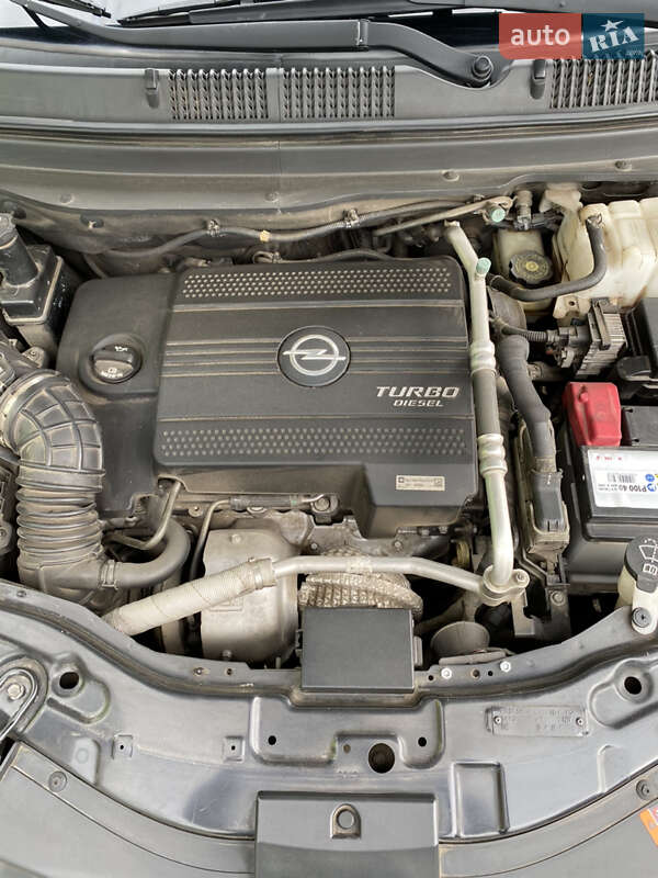 Внедорожник / Кроссовер Opel Antara 2012 в Ивано-Франковске