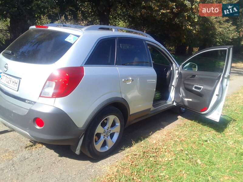 Внедорожник / Кроссовер Opel Antara 2011 в Черновцах