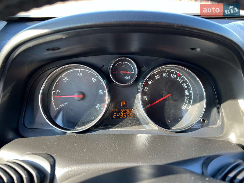 Внедорожник / Кроссовер Opel Antara 2012 в Редковцах