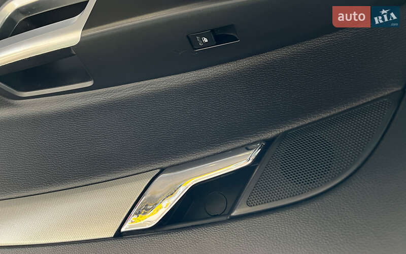 Внедорожник / Кроссовер Opel Antara 2011 в Шептицькому