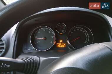 Внедорожник / Кроссовер Opel Antara 2012 в 