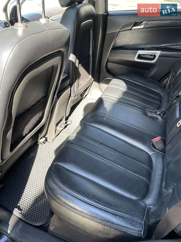 Позашляховик / Кросовер Opel Antara 2011 в Львові