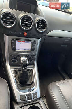 Позашляховик / Кросовер Opel Antara 2012 в 